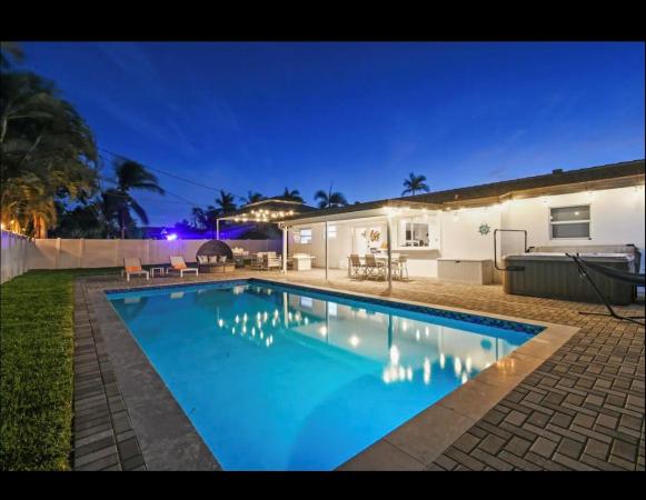 Pompano Waterway Estates, 5040 NE 22nd Ave, Lighthouse Point, Florida 33064, image 1