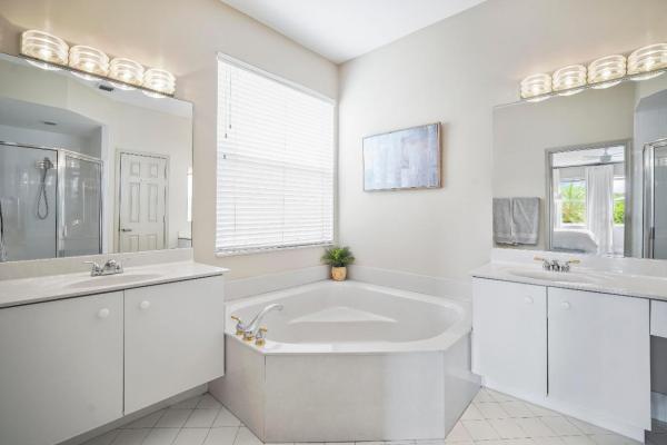 Emerald Pointe, 21280 Waycross Dr, Boca Raton, Florida 33428, image 3
