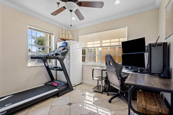 Coral Manor, 430 SE 3rd Pl, Deerfield Beach, Florida 33441, image 3