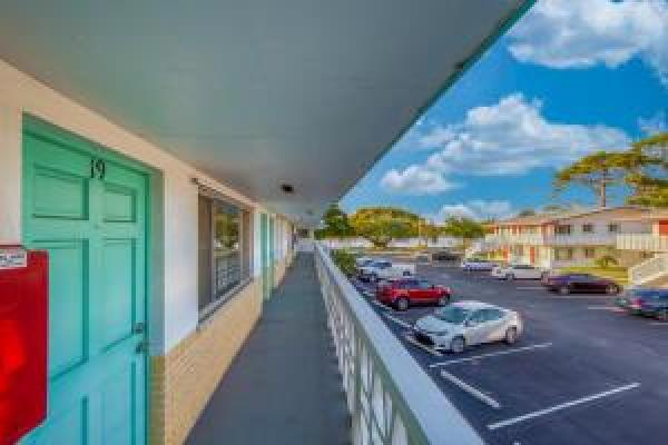 2102 Lake Osborne Dr #19, Lake Worth Beach, Florida 33461, image 1