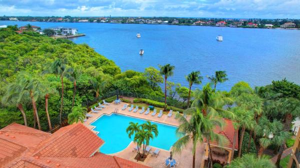 Hypoluxo's Mariner's Cay, 500 Scotia Dr #305, Hypoluxo, Florida 33462, image 1