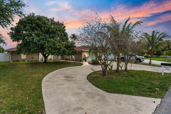 Palm Beach Gardens No HOA, 9926 Dogwood Ave, Palm Beach Gardens, Florida 33410, image 1