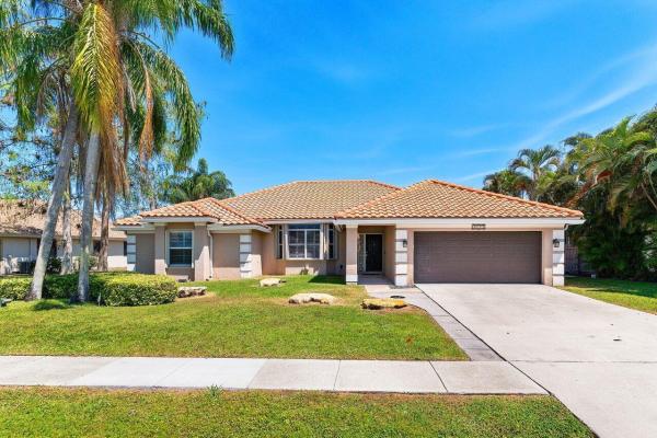 Wiltshire Village Of Greenview Shores 2, 1632 Wiltshire Village Dr, Wellington, Florida 33414, image 1