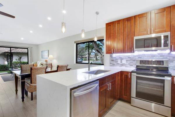 Club Cottages, 533 Club Dr, Palm Beach Gardens, Florida 33418, image 1
