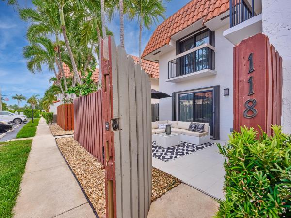 Landmark Townhouses Of Boca Raton, 1251 S Federal Hwy #1180, Boca Raton, Florida 33432, image 1