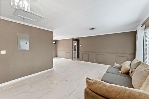 Forest Hill Village, 5851 Daphne Dr, West Palm Beach, Florida 33415, image 2