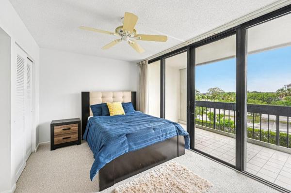 Lincoln Tower, 2400 Presidential Way #302, West Palm Beach, Florida 33401, image 1