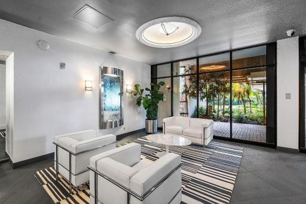 Lincoln Tower, 2400 Presidential Way #302, West Palm Beach, Florida 33401, image 1