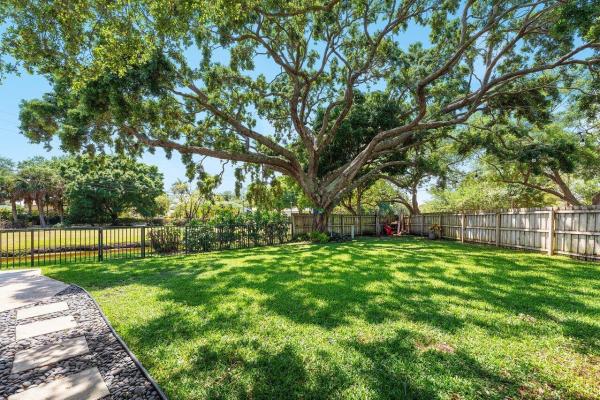 Town Oaks, 1048 Raintree Dr, Palm Beach Gardens, Florida 33410, image 3