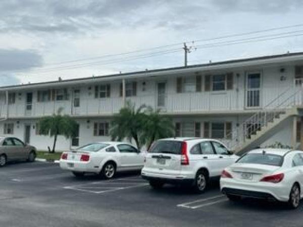 Leisureville Lake, 1115 Lake Ter #210, Boynton Beach, Florida 33426, image 1