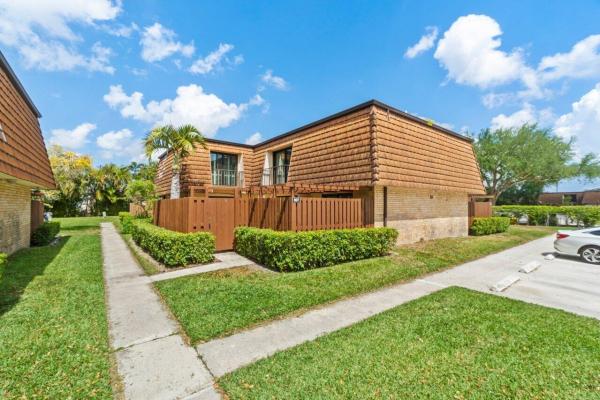 Sherwood Lakes, 907 9th Ln, Greenacres, Florida 33463, image 1
