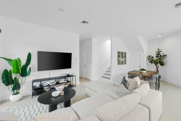 Delray 7 Townhomes, 2201 Florida Blvd, Delray Beach, Florida 33483, image 1
