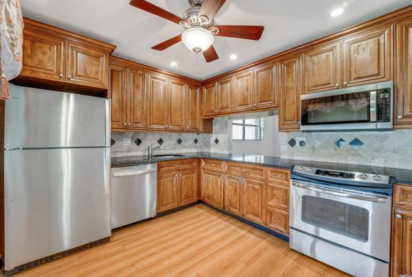 Golden Lakes Village, 104 Lake Helen Dr, West Palm Beach, Florida 33411, image 1