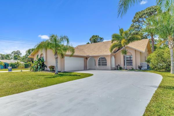 Sandhill Crossing, 1992 SE Bowie St, Port St. Lucie, Florida 34952, image 1