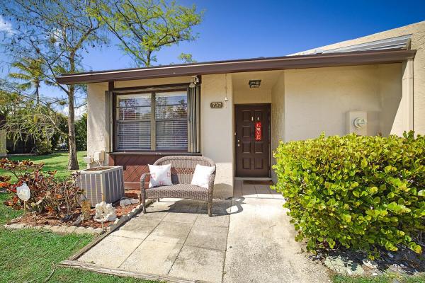 Villager Townhomes, 737 NW 47th St, Deerfield Beach, Florida 33064, image 1