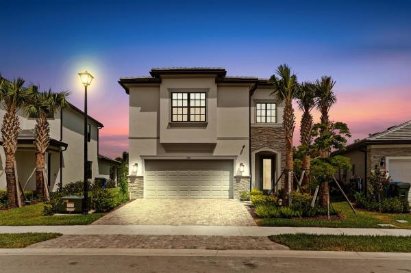 Oak Tree, 2367 Rollingwood Ct, Oakland Park, Florida 33309, image 1