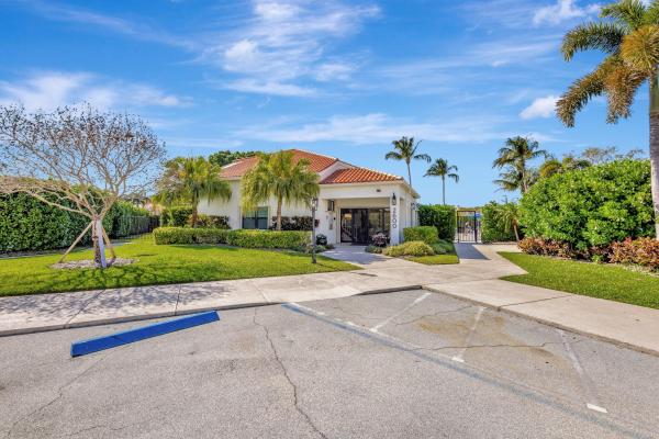 Waterford At Crystal Pointe, 13120 Cristal D Arques Dr, Palm Beach Gardens, Florida 33410, image 3
