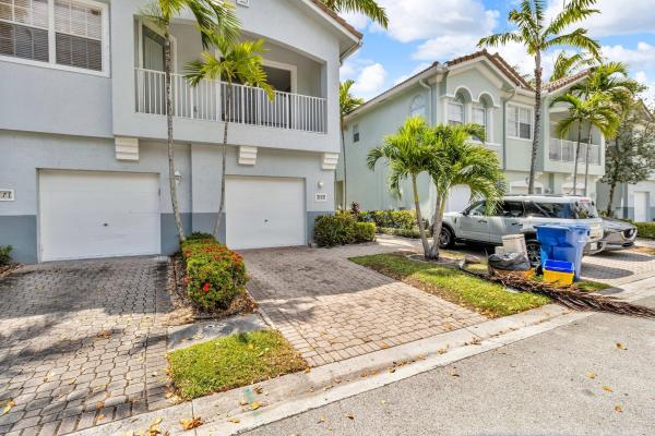 Thousand Oaks, 3169 Laurel Ridge Cir, Riviera Beach, Florida 33404, image 1