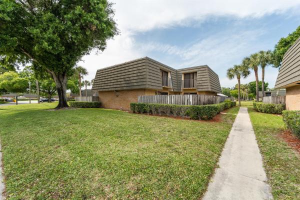 Village Of Sandalwood Lakes, 3704 37th Way, West Palm Beach, Florida 33407, image 1