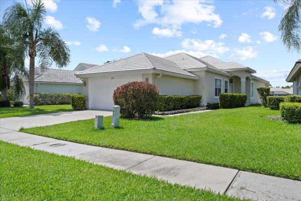 Lakefield South, 2573 Country Golf Dr, Wellington, Florida 33414, image 1