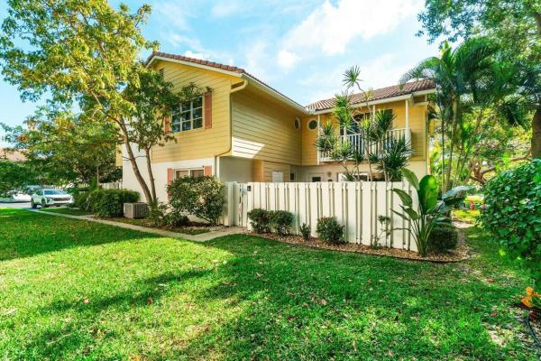 Sea Brook Place, 227 Seabreeze Cir, Jupiter, Florida 33477, image 1
