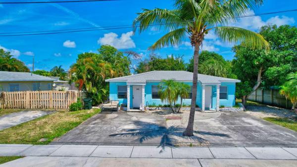 Linns, 327 SE 3rd Ave, Delray Beach, Florida 33483, image 1