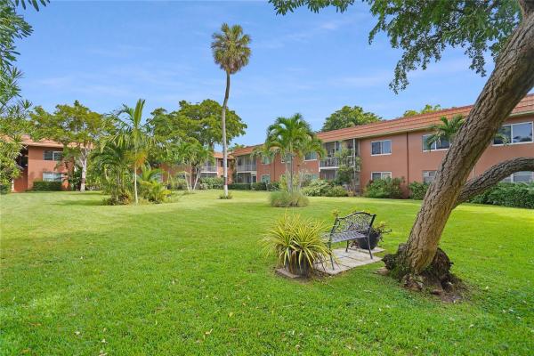 Manor Grove Village, 136 NE 19th Ct #112f, Wilton Manors, Florida 33305, image 1
