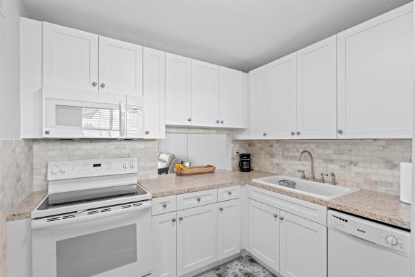 Lake Clarke Gardens, 2811 S Garden Dr #306, Lake Worth Beach, Florida 33461, image 1