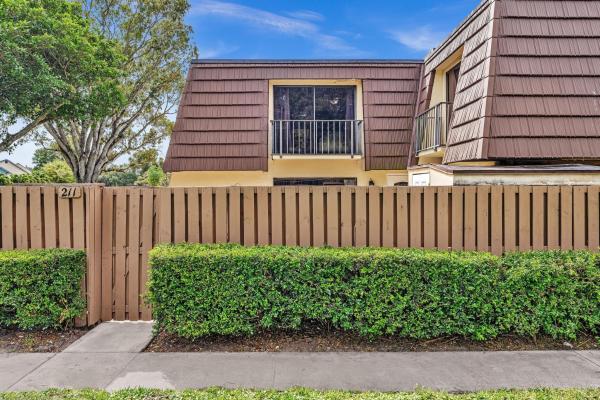 Sandalwood Estates, 211 2nd Ct, Palm Beach Gardens, Florida 33410, image 1