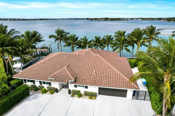 Rio Vista Of Island Shore, 972 Marlin Dr, Jupiter, Florida 33458, image 1
