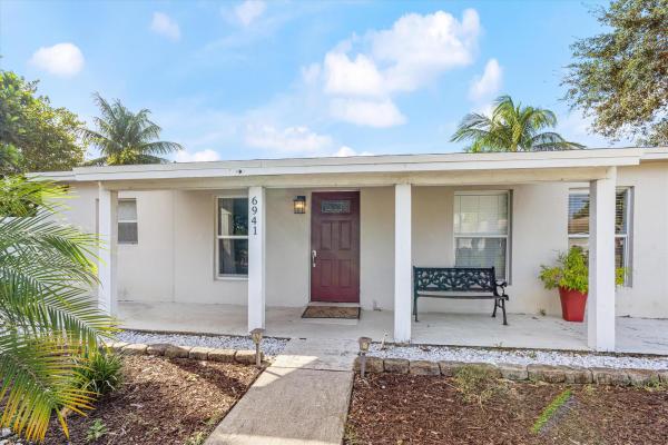 Floral Park, 6941 Boston Dr, Lake Worth Beach, Florida 33462, image 1