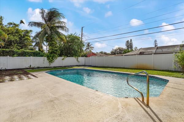 Floral Park Lantana, 6941 Boston Dr, Lake Worth, Florida 33462, image 1