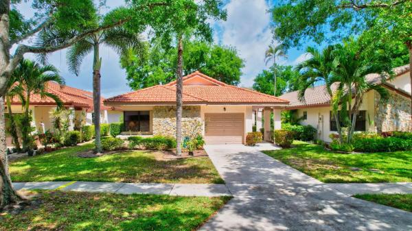 Fairmont Place, 4695 Boxwood Cir, Boynton Beach, Florida 33436, image 1
