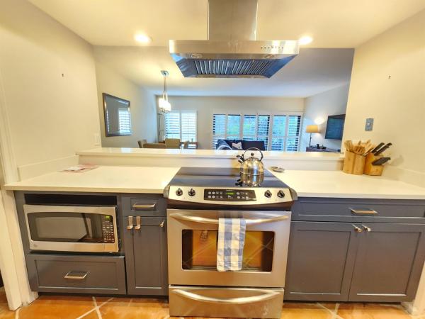 Tennis Lodges, 11863 Wimbledon Cir #417, Wellington, Florida 33414, image 1