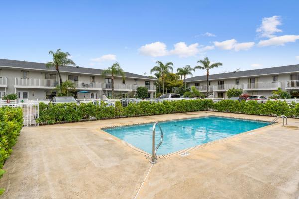 Mango Villas Townhouse, 324 W Pine 13th St #13, Lantana, Florida 33462, image 2