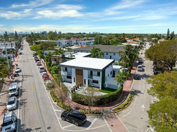 7996 Crespi Blvd, Miami Beach, Florida 33141, image 1