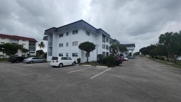 Castle Gardens, 4880 NW 22nd St #Ph, Lauderhill, Florida 33313, image 1