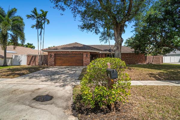 Boca Raton Square, 100 SW 15th Ct, Boca Raton, Florida 33486, image 1