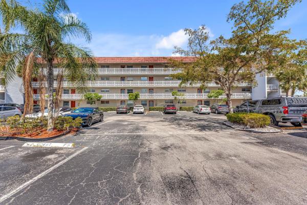 Las Vistas In Inverrary, 3551 Inverrary Dr #212, Lauderhill, Florida 33319, image 1