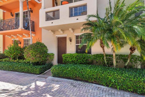 Coconut Walk Of Lake Worth, 219 N L St #111, Lake Worth Beach, Florida 33460, image 1