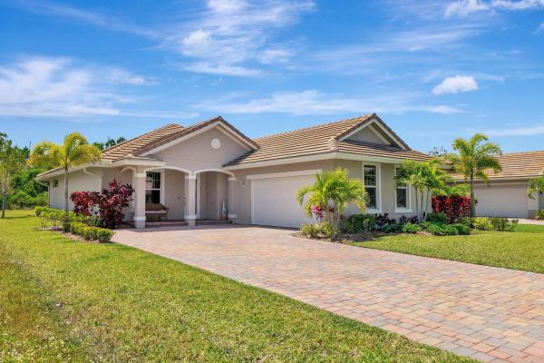Meadowood Golf & Tennis Club, 2640 Conifer Dr, Fort Pierce, Florida 34951, image 1