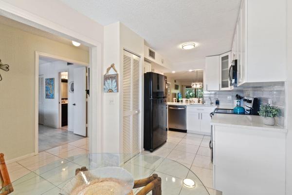 Lakeside Of Banyan Springs, 5380 Cedar Lake Dr #304, Boynton Beach, Florida 33437, image 3
