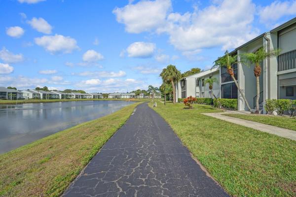 The Palm Club, 1010 Green Pine Blvd #C2, West Palm Beach, Florida 33409, image 1