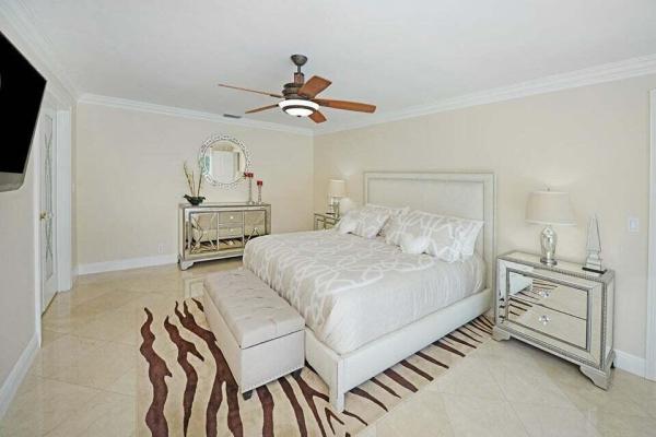 885 NE Mulberry Dr, Boca Raton, Florida 33487, image 1