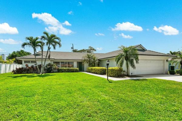 Tequesta Country Club, 45 Golfview Dr, Tequesta, Florida 33469, image 1