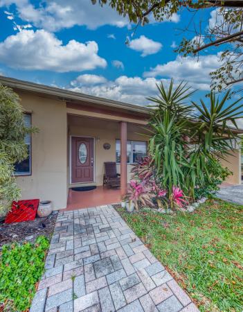 North Lake Worth, 1425 N J Ter, Lake Worth Beach, Florida 33460, image 1