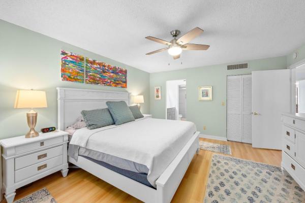 214 Brackenwood Ter, Palm Beach Gardens, Florida 33418, image 2