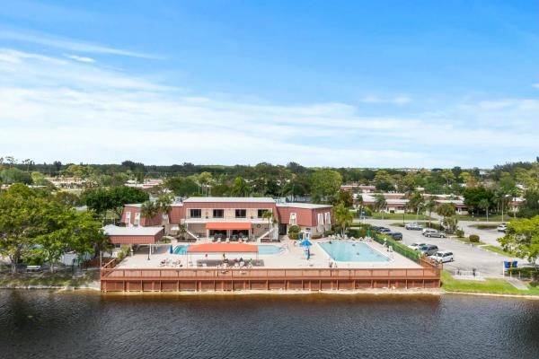 674 Laconia Cir, Lake Worth, Florida 33467, image 1