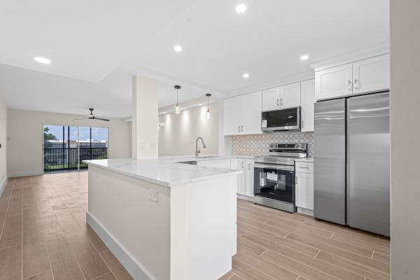 Huntington Lakes 1, 6585 Kensington Ln #403, Delray Beach, Florida 33446, image 1
