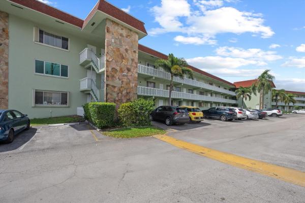 Regal Palms, 3300 Springdale Blvd #202, Palm Springs, Florida 33461, image 1